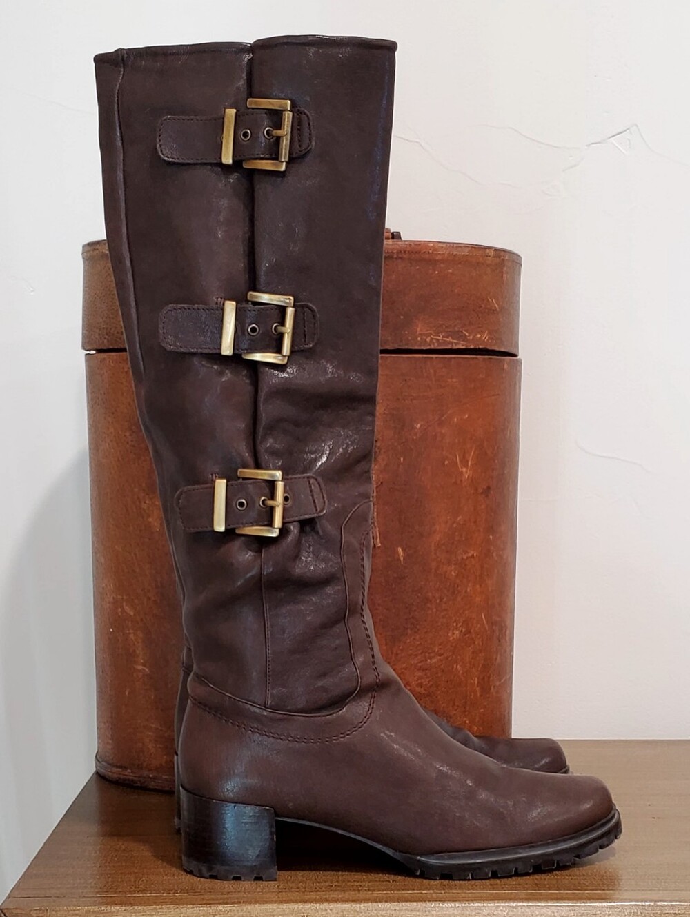 Stuart Weitzman Brown Leather Tall Cinch Ludlow Riding Boots 1.75 Heel Wm 7-8
